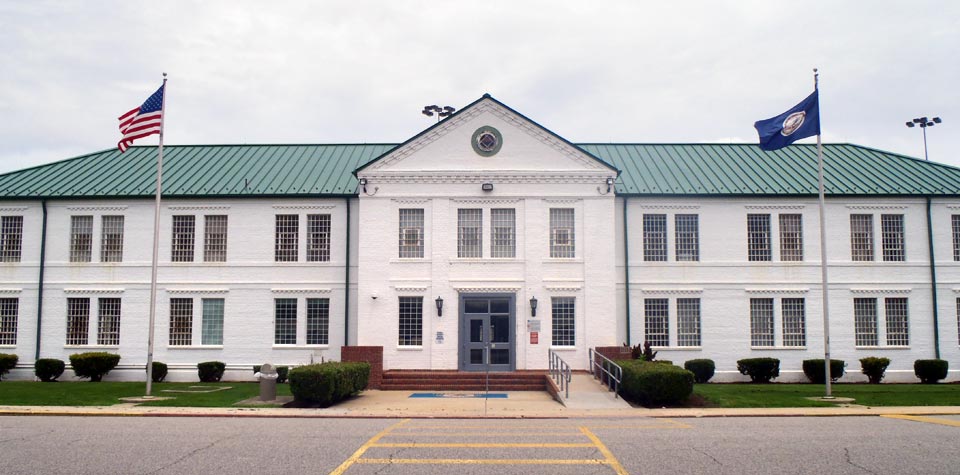 FCI Petersburg Low Prison Services Information